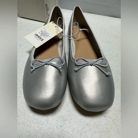Jackie Silver Memory Foam Ballet Flats from A New Day NWT - Picture 9 of 10